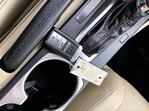 Used 2017 Acura ILX w/ Premium Package image 11