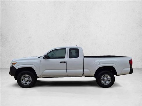 Used 2018 Toyota Tacoma SR RWD image 8