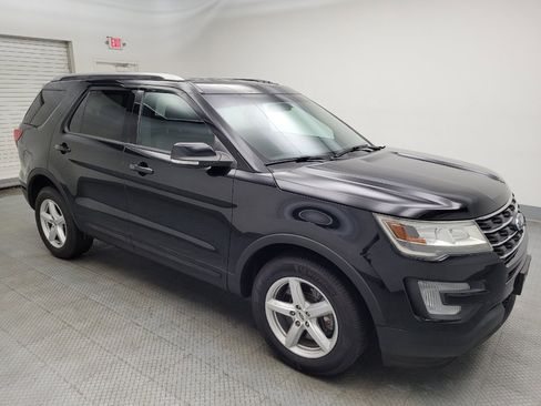 Used 2017 Ford Explorer XLT AWD/4WD image 11