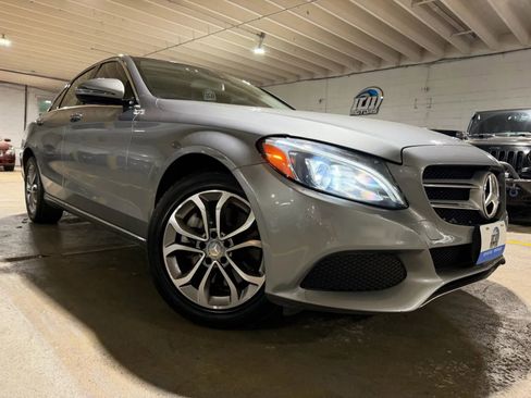 Used 2016 Mercedes-Benz C 300 4MATIC Sedan image 4