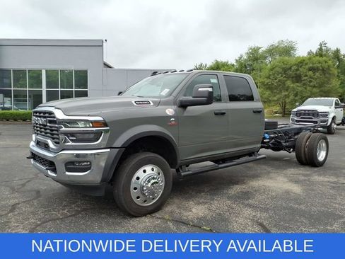 New 2026 RAM 5500 Tradesman AWD/4WD image 3