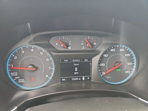 Used 2018 Chevrolet Equinox LT FWD image 10
