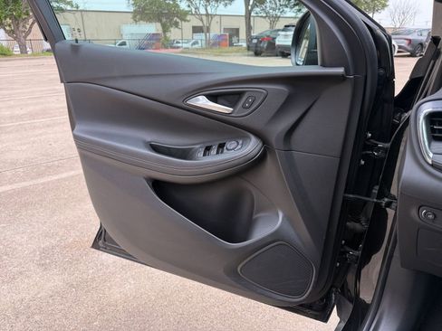Used 2025 Buick Encore GX Preferred FWD image 18