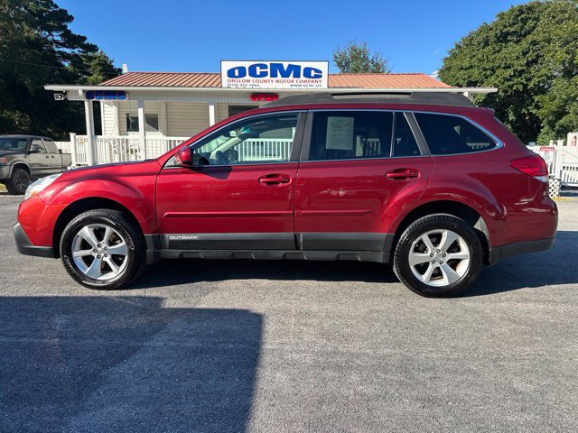 Used 2013 Subaru Outback 3.6R Limited w/ Moonroof Pkg AWD/4WD image 4