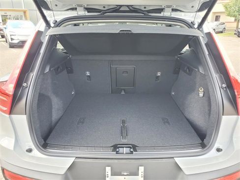 New 2026 Volvo XC40 B5 Ultra w/ Climate Package image 33