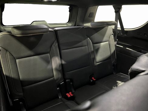 Used 2023 GMC Yukon XL SLT image 18