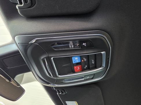 Used 2024 Jeep Wagoneer L Series II RWD image 33