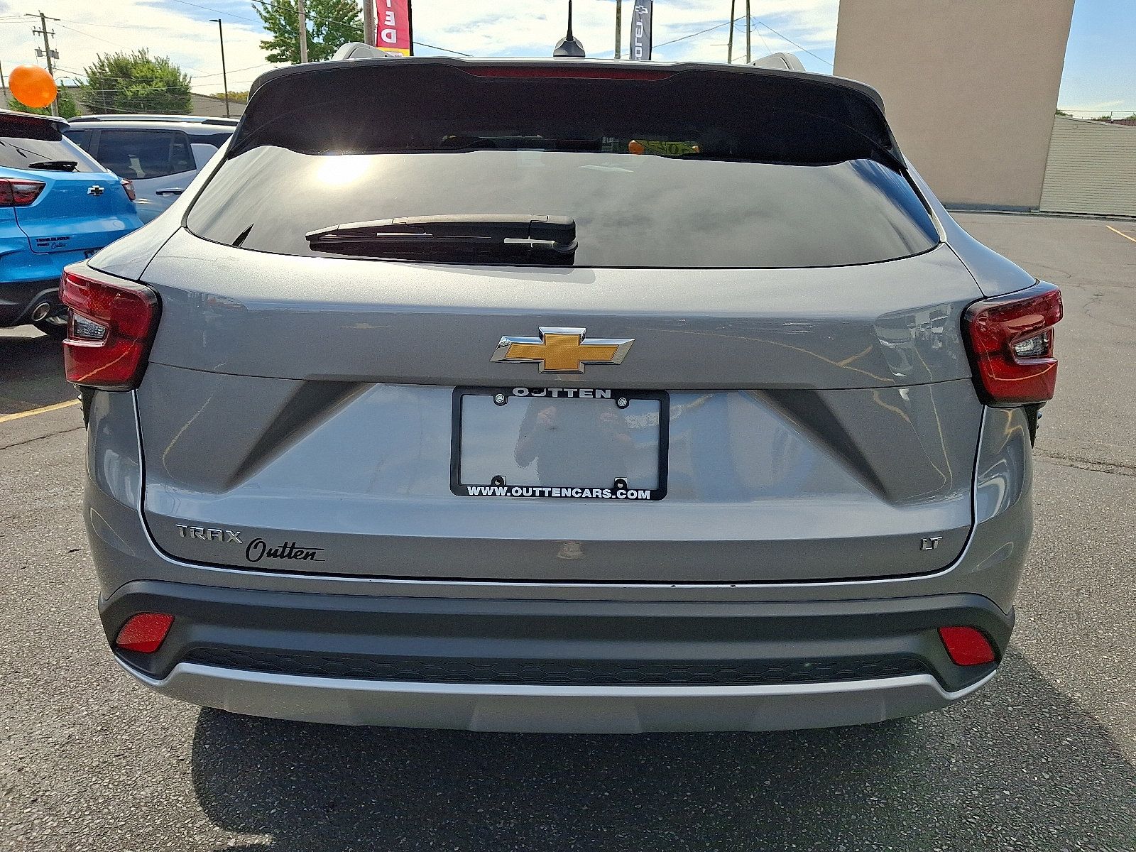 Used 2025 Chevrolet Trax LT FWD image 4