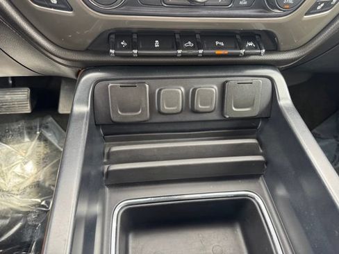 Used 2017 Chevrolet Silverado 1500 High Country AWD/4WD image 5