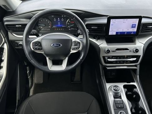 Certified 2022 Ford Explorer XLT image 12