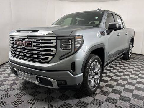 Used 2025 GMC Sierra 1500 Denali w/ Denali Reserve Package AWD/4WD image 3