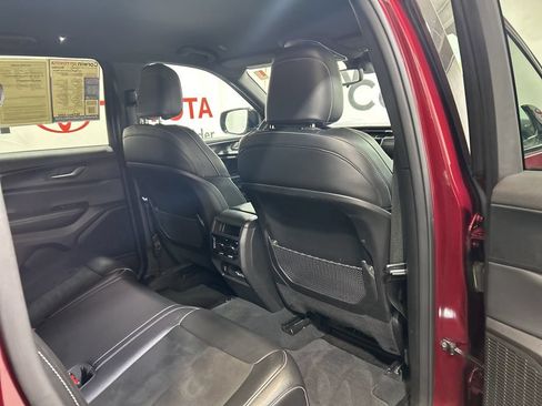 Used 2024 Jeep Grand Cherokee Altitude AWD/4WD image 11