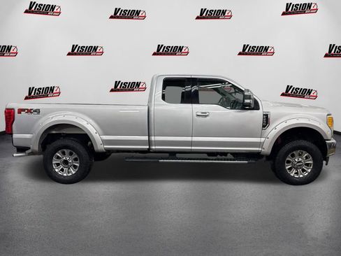 Used 2017 Ford F250 XLT w/ XLT Premium Package image 4