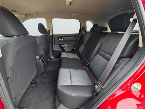 Certified 2024 Nissan Rogue SV FWD image 19