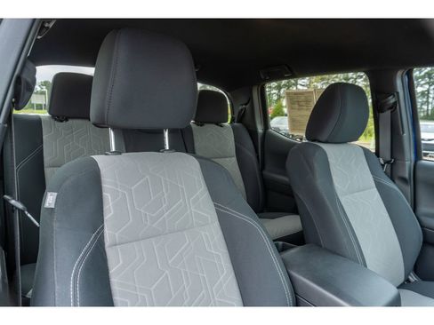Used 2023 Toyota Tacoma TRD Sport AWD/4WD image 17