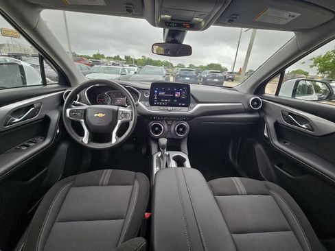 Used 2025 Chevrolet Blazer LT AWD/4WD image 25