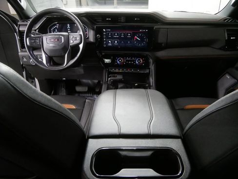 Used 2024 GMC Sierra 1500 AT4 w/ Technology Package image 21