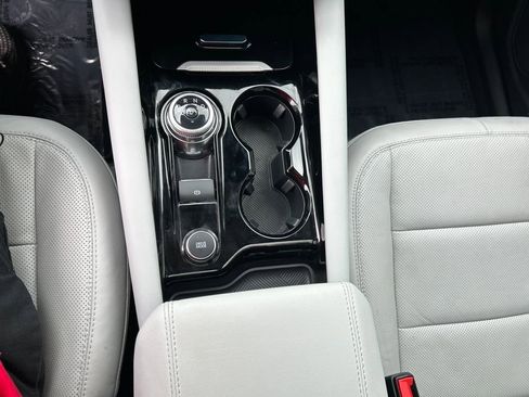 Used 2025 Ford Explorer Platinum w/ Ultimate Package image 13