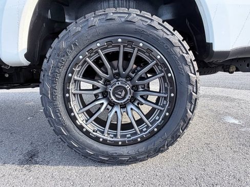 Used 2025 Ford F250 Platinum image 36