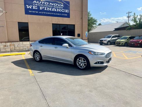 Used 2014 Ford Fusion SE w/ Equipment Group 202A FWD image 10