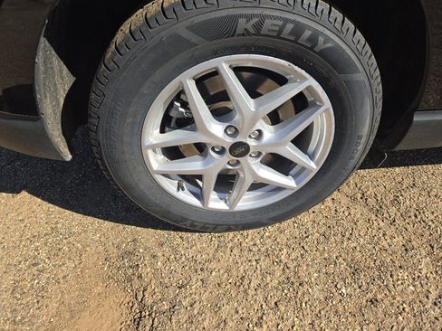 Used 2024 Ford Edge SEL image 11