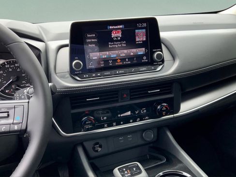 New 2025 Nissan Rogue SV image 8