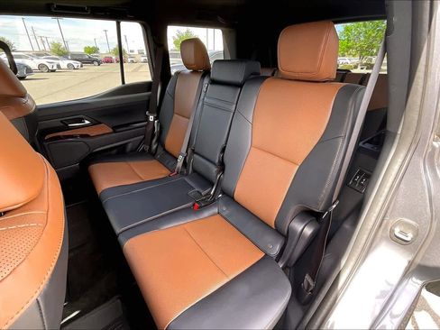 Certified 2024 Lexus GX 550 w/ Accessory Package (31) AWD/4WD image 19