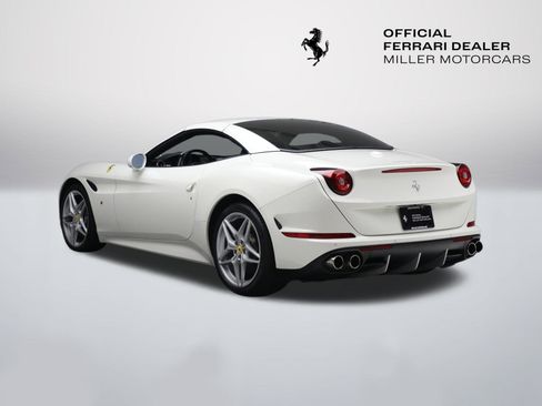 Certified 2017 Ferrari California T image 16