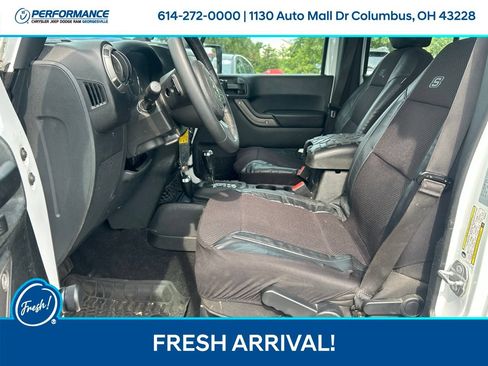 Used 2016 Jeep Wrangler Unlimited Sport w/ Connectivity Group AWD/4WD image 12