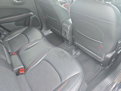 Used 2021 Jeep Compass Trailhawk image 11