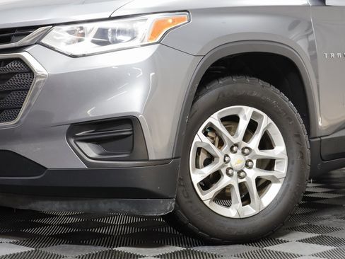 Used 2019 Chevrolet Traverse LS image 3