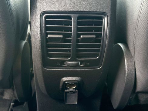 Used 2018 Ford Escape SE FWD image 15