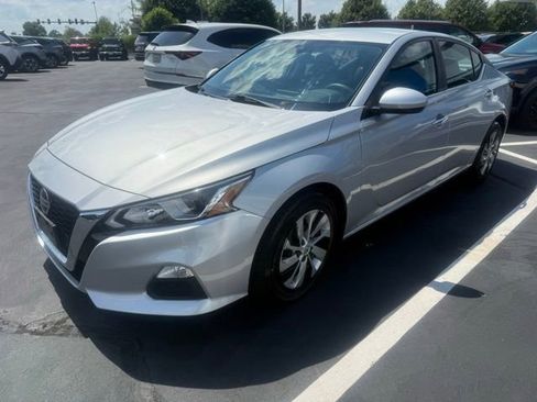 Used 2021 Nissan Altima 2.5 S w/ Driver Assist Package FWD image 2