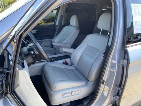 Used 2018 Honda Pilot Touring image 18
