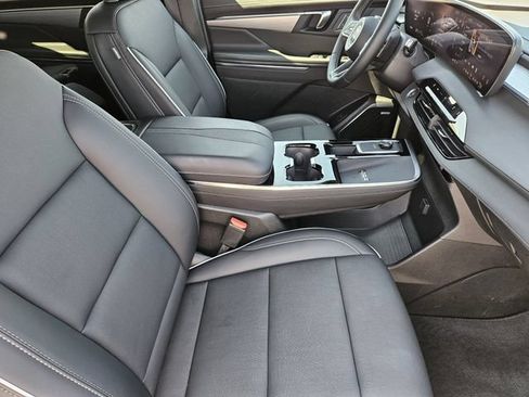 Used 2025 Buick Enclave Preferred FWD image 14