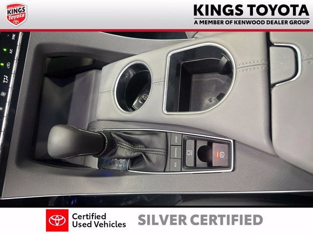 Used 2019 Toyota Avalon Limited w/ Advanced Safety Package FWD image 16