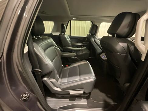 Used 2025 Lincoln Navigator L Reserve AWD/4WD image 16