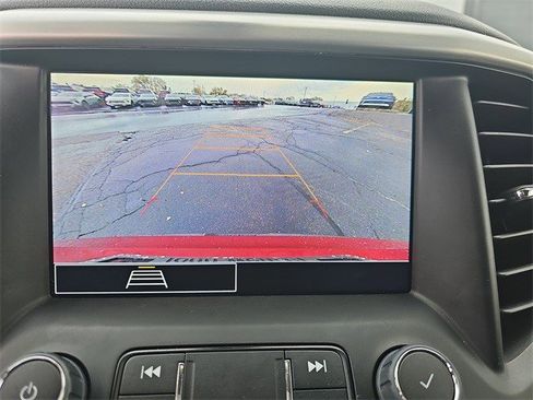 Certified 2023 GMC Acadia SLE w/ Driver Convenience Package image 25