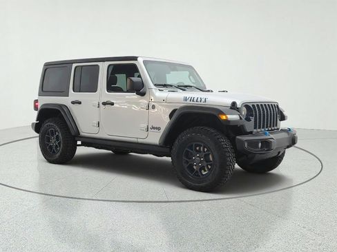 Used 2024 Jeep Wrangler Unlimited AWD/4WD image 3