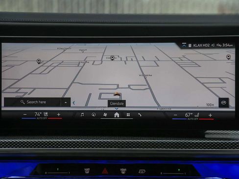 Used 2025 BMW 750e xDrive w/ Premium Package image 11