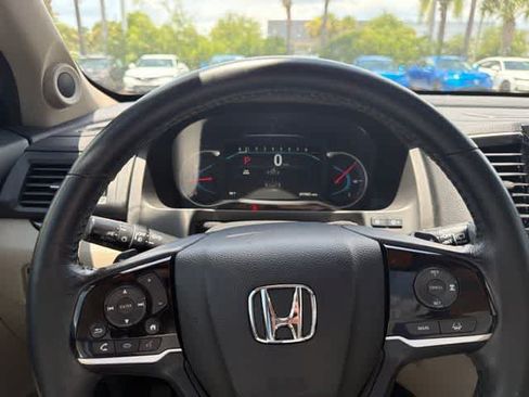 Used 2019 Honda Pilot Touring image 34