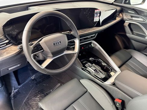 New 2025 Audi Q5 Premium Plus image 9