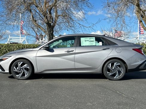 New 2026 Hyundai Elantra Limited w/ Cargo Package FWD image 7