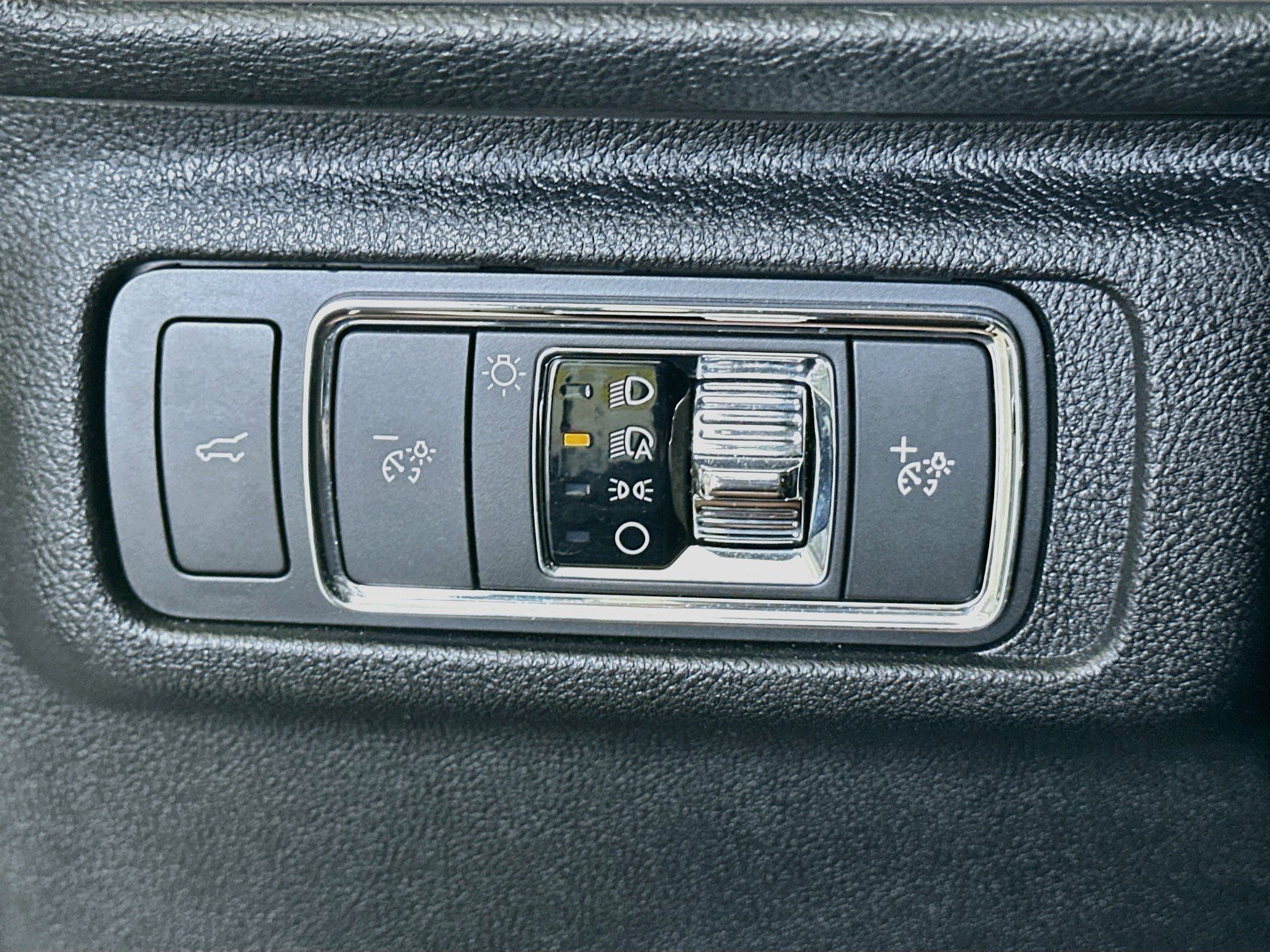 Used 2021 Lincoln Corsair FWD image 17