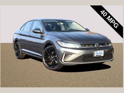 Used 2025 Volkswagen Jetta SE w/ Black Wheel Package