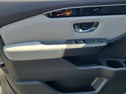 Certified 2023 Honda Pilot LX image 19