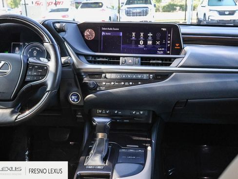 Used 2019 Lexus ES 300h w/ Premium Package FWD image 16