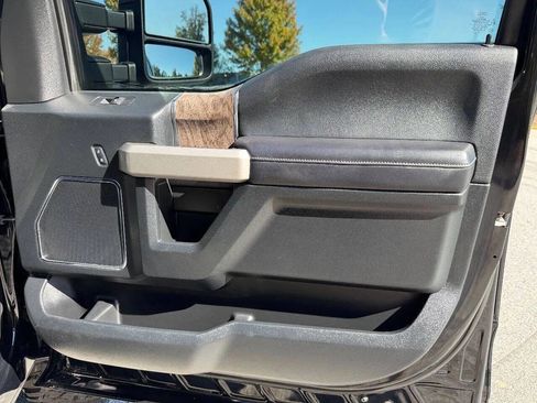 Used 2017 Ford F250 Lariat w/ Tow Technology Bundle image 20