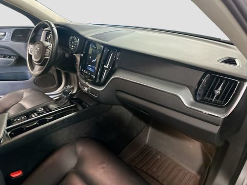 Used 2019 Volvo XC60 T6 Momentum w/ Multimedia Package AWD/4WD image 31