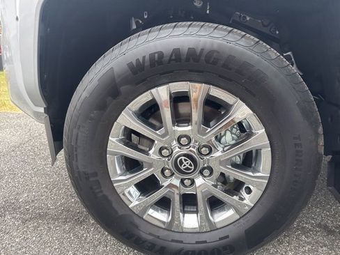 Used 2025 Toyota Tacoma Limited image 16